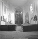 1990 - Kostel sv. Jana Nepomuckého byl v havarijním stavu, vchodové dveře byly otevřené, a proto byl